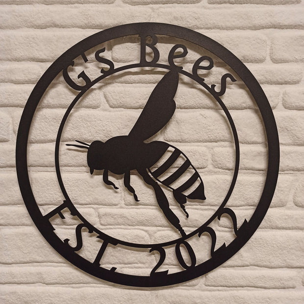 Nom de famille d’abeille de miel, ferme d’abeille, signe en métal, signe de nom de famille personnalisé, signe de nom de famille, art de mur d’abeille, signe d’abeille de miel, art de mur d’abeille